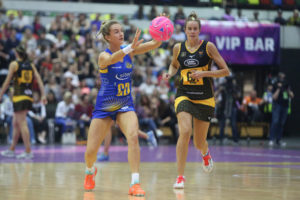 New Blue & Gold defender Leila Thomas in action against Manchester Thunder at the 2018 British Fast5 All-Stars Championships