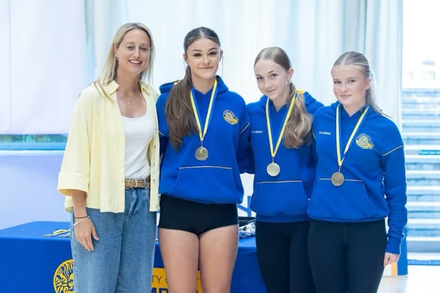 It wasn’t just our NXTGen squad receiving awards yesterday! 

We were thrilled @jessthirlby could join us to present the Team Bath Performance Pathway awards on court in the NXTGen interval! 

Awards were presented for Coaches Player of the Year, Most Improved Player and the Spirit of Bath for our JPDP, U17, SPDP, U19 and U21 age groups. 🏆 

Congratulations to all of our award winners and a special mention to Ane De Wet who was voted NPL player of the year, in the bronze medal-winning U19 side! 💙💛

#impossibletoignore #blueandgold